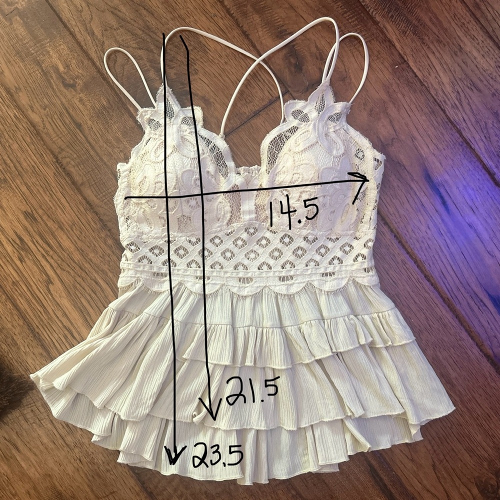 Cream Lace Ruffled Top Small - Picture 8 of 8